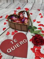 Caja de madera forma corazón chocolate - Imagen 7